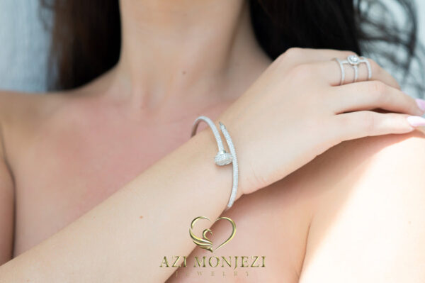 Adorn - Image 4